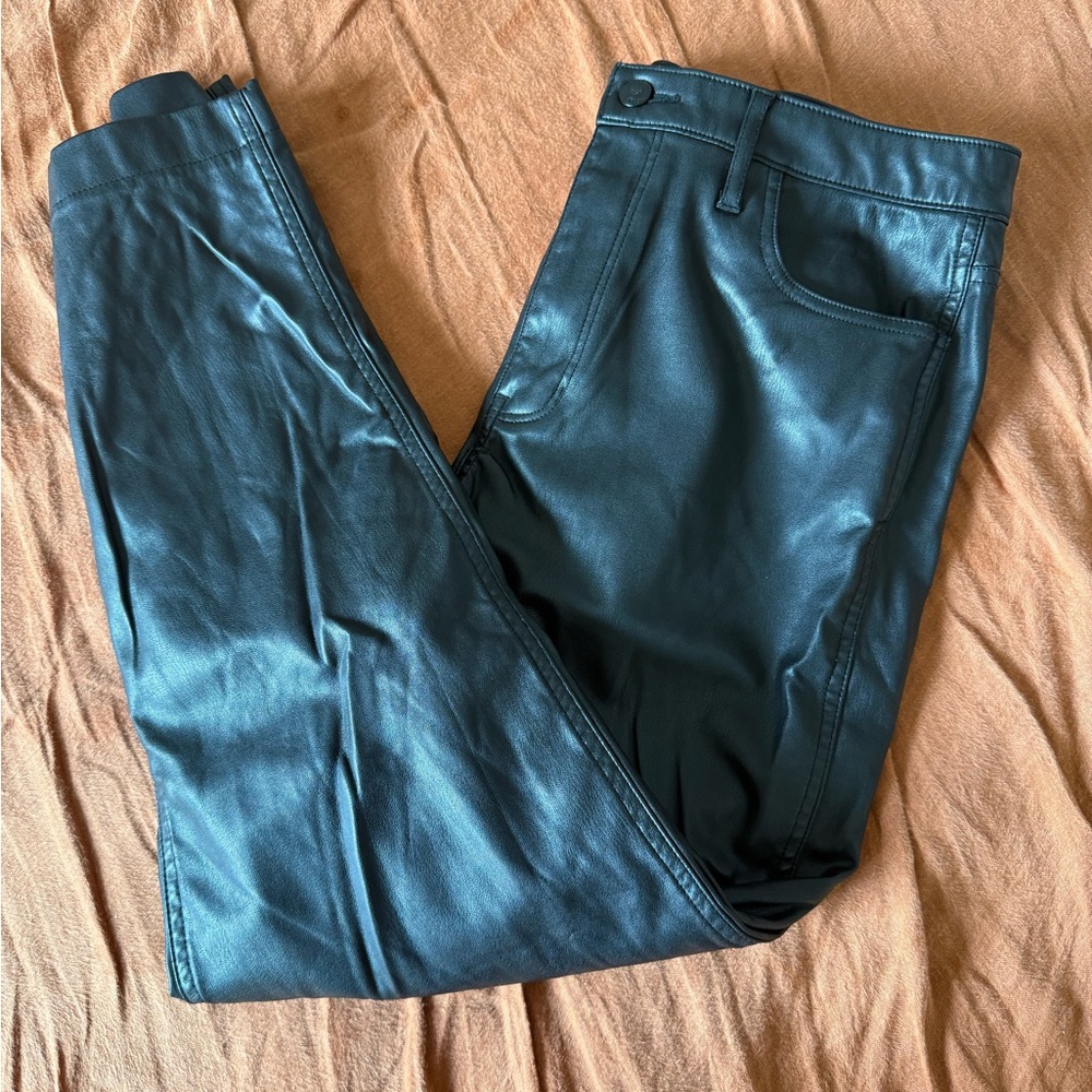 Hollister Ultra High Rise Leather Pants in 30 regular